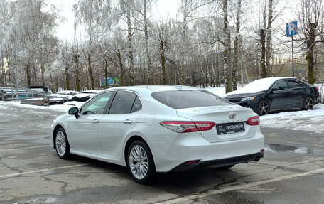 Toyota Camry, 2018 год, 3 100 000 рублей, 8 фотография