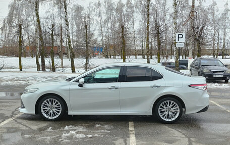 Toyota Camry, 2018 год, 3 100 000 рублей, 10 фотография