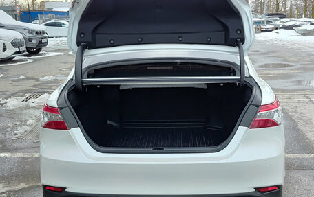 Toyota Camry, 2018 год, 3 100 000 рублей, 12 фотография