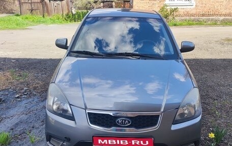 KIA Rio II, 2010 год, 700 000 рублей, 1 фотография