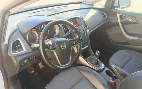 Opel Astra J, 2014 год, 700 000 рублей, 5 фотография