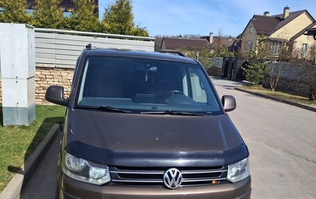 Volkswagen Multivan T5, 2011 год, 2 350 000 рублей, 2 фотография