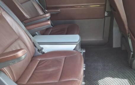 Volkswagen Multivan T5, 2011 год, 2 350 000 рублей, 37 фотография