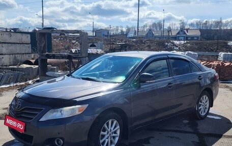 Toyota Camry, 2011 год, 950 000 рублей, 1 фотография
