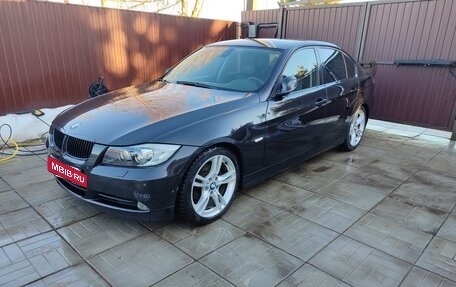 BMW 3 серия, 2006 год, 1 090 000 рублей, 20 фотография