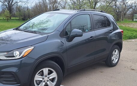 Chevrolet Trax, 2021 год, 1 630 000 рублей, 2 фотография