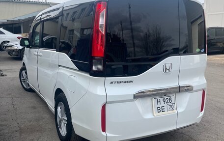 Honda Stepwgn IV, 2015 год, 1 630 000 рублей, 5 фотография