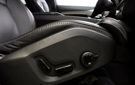 Volvo XC90 II рестайлинг, 2018 год, 2 900 000 рублей, 25 фотография