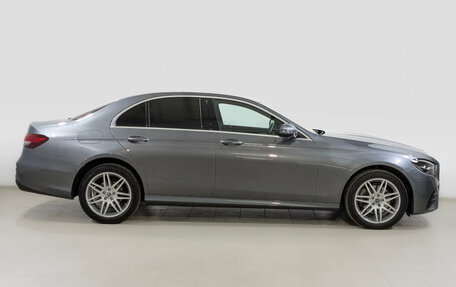 Mercedes-Benz E-Класс, 2020 год, 4 300 000 рублей, 4 фотография