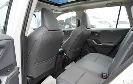 Toyota RAV4, 2025 год, 4 400 000 рублей, 17 фотография