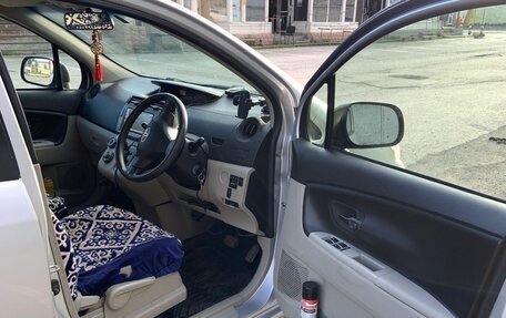 Toyota Passo Sette, 2010 год, 649 999 рублей, 8 фотография