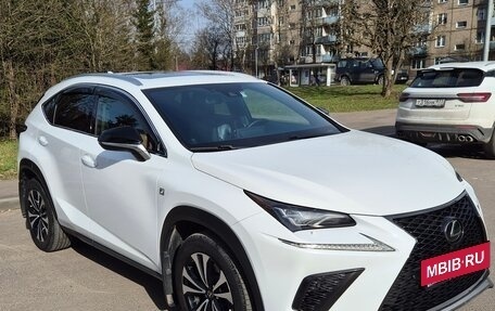 Lexus NX I, 2019 год, 4 300 000 рублей, 3 фотография