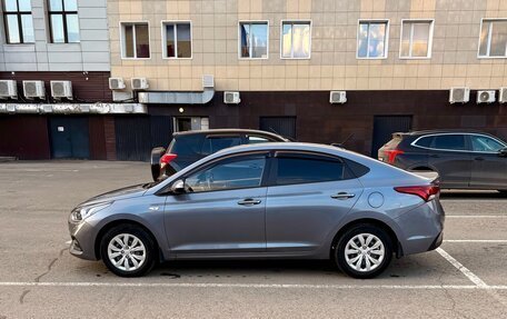 Hyundai Solaris II рестайлинг, 2017 год, 1 350 000 рублей, 1 фотография