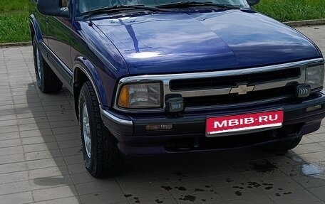 Chevrolet Blazer II рестайлинг, 1996 год, 730 000 рублей, 3 фотография