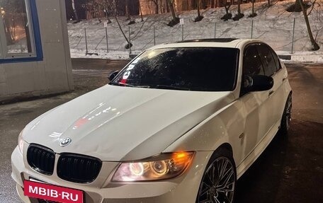 BMW 3 серия, 2011 год, 1 100 000 рублей, 3 фотография