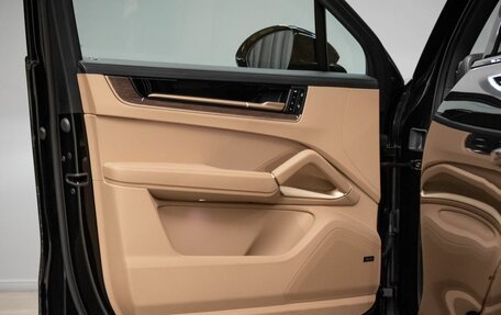 Porsche Cayenne III, 2023 год, 15 900 000 рублей, 23 фотография