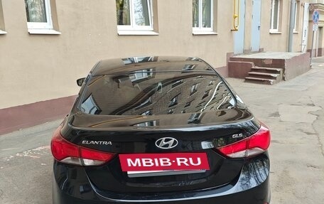 Hyundai Elantra V, 2014 год, 900 000 рублей, 3 фотография
