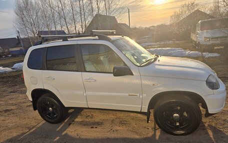 Chevrolet Niva I рестайлинг, 2017 год, 720 000 рублей, 3 фотография