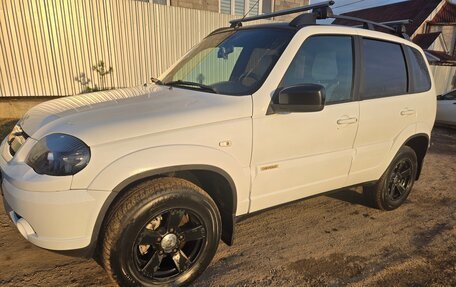 Chevrolet Niva I рестайлинг, 2017 год, 720 000 рублей, 2 фотография