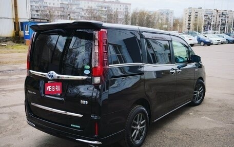 Toyota Esquire I, 2014 год, 2 100 000 рублей, 1 фотография