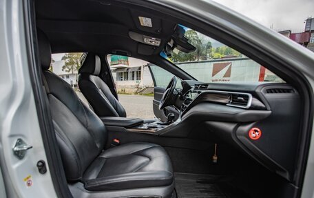 Toyota Camry, 2019 год, 3 580 000 рублей, 23 фотография