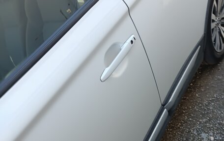 Mitsubishi Outlander III рестайлинг 3, 2020 год, 2 600 000 рублей, 16 фотография