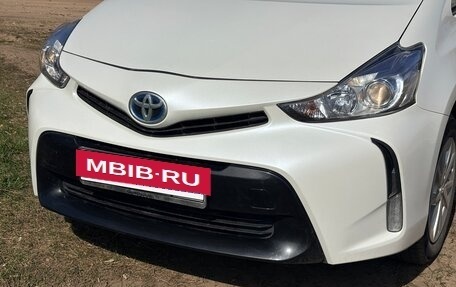 Toyota Prius Alpha I (ZVW40/41), 2015 год, 1 877 000 рублей, 3 фотография