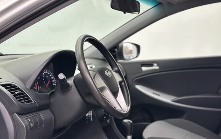 Hyundai Solaris II рестайлинг, 2013 год, 881 000 рублей, 10 фотография