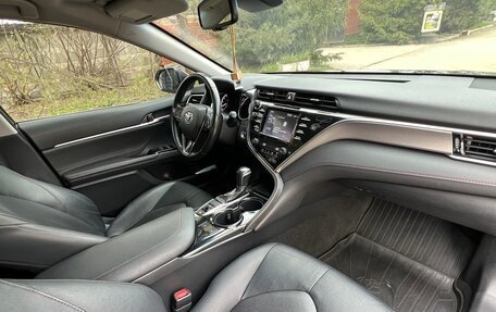 Toyota Camry, 2020 год, 2 690 000 рублей, 7 фотография