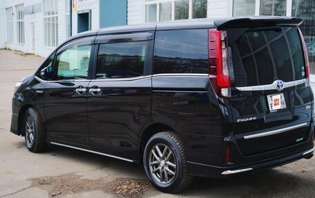 Toyota Esquire I, 2014 год, 2 100 000 рублей, 13 фотография