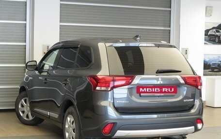 Mitsubishi Outlander III рестайлинг 3, 2017 год, 1 795 000 рублей, 4 фотография