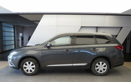 Mitsubishi Outlander III рестайлинг 3, 2017 год, 1 795 000 рублей, 17 фотография