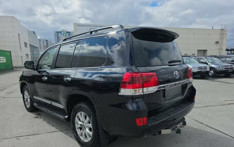 Toyota Land Cruiser 200, 2017 год, 6 999 000 рублей, 3 фотография