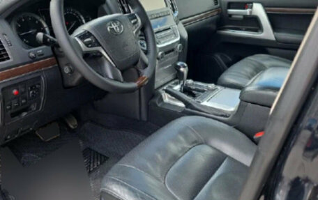 Toyota Land Cruiser 200, 2017 год, 6 999 000 рублей, 5 фотография