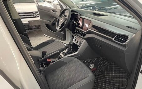 Volkswagen T-Cross I, 2023 год, 1 650 000 рублей, 8 фотография