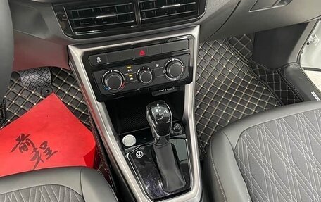 Volkswagen T-Cross I, 2023 год, 1 650 000 рублей, 12 фотография