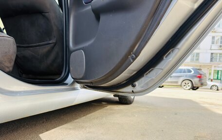 Toyota Avensis III рестайлинг, 1999 год, 280 000 рублей, 14 фотография