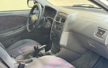 Toyota Avensis III рестайлинг, 1999 год, 280 000 рублей, 20 фотография