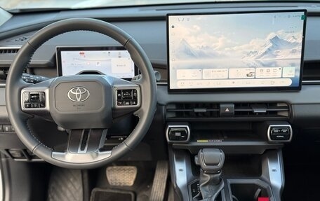 Toyota RAV4, 2026 год, 4 250 000 рублей, 19 фотография