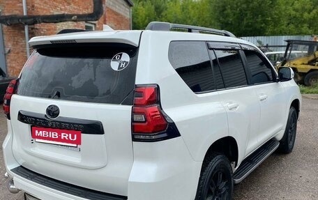 Toyota Land Cruiser Prado 150 рестайлинг 2, 2018 год, 6 000 000 рублей, 11 фотография