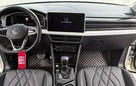 Volkswagen Tiguan II, 2022 год, 4 000 980 рублей, 8 фотография