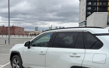 Toyota RAV4, 2021 год, 3 250 000 рублей, 6 фотография