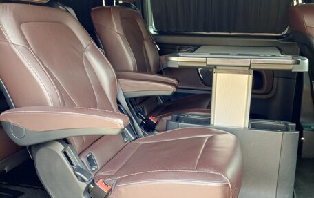 Mercedes-Benz V-Класс, 2016 год, 4 300 000 рублей, 13 фотография