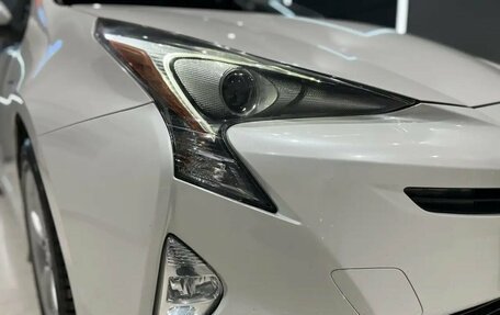 Toyota Prius IV XW50, 2016 год, 1 435 000 рублей, 9 фотография