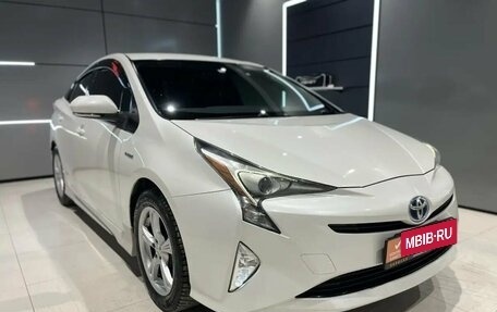 Toyota Prius IV XW50, 2016 год, 1 435 000 рублей, 7 фотография