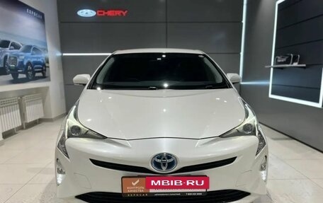 Toyota Prius IV XW50, 2016 год, 1 435 000 рублей, 8 фотография