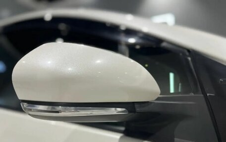 Toyota Prius IV XW50, 2016 год, 1 435 000 рублей, 10 фотография