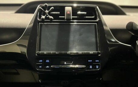 Toyota Prius IV XW50, 2016 год, 1 435 000 рублей, 19 фотография