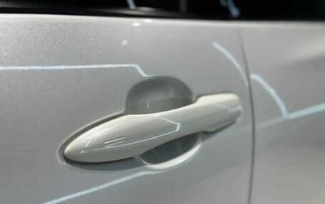 Toyota Prius IV XW50, 2016 год, 1 435 000 рублей, 11 фотография