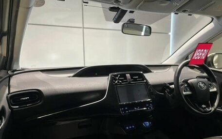 Toyota Prius IV XW50, 2016 год, 1 435 000 рублей, 17 фотография